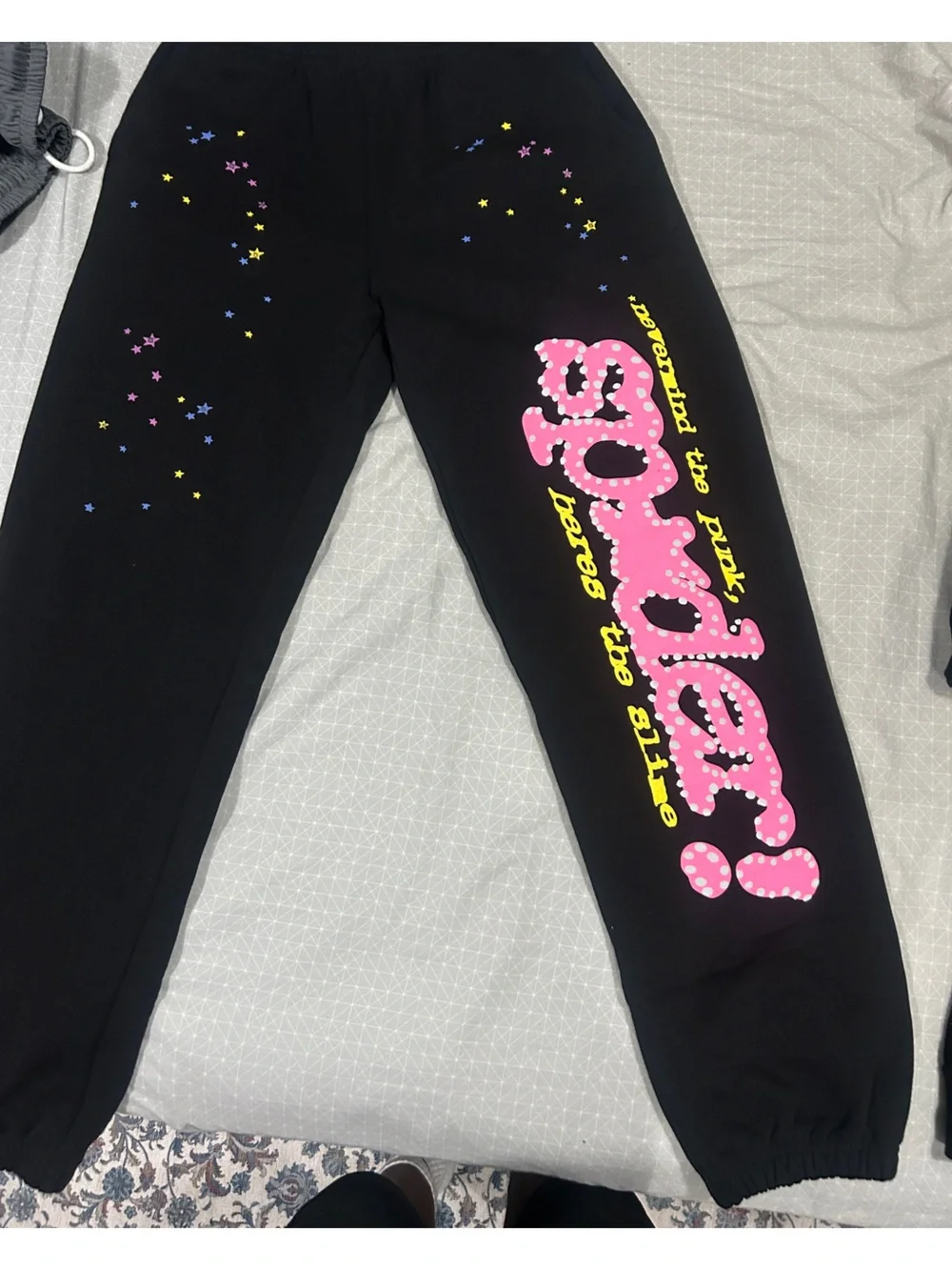 Black sp5der sweats medium